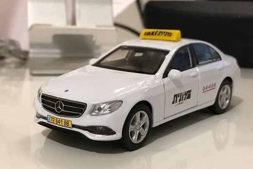 מונית מרצדס / צילום: רן סגל